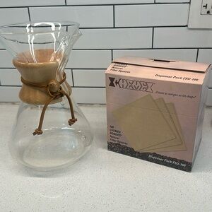 Chemex 8 cup in good condition (with 30 filters)